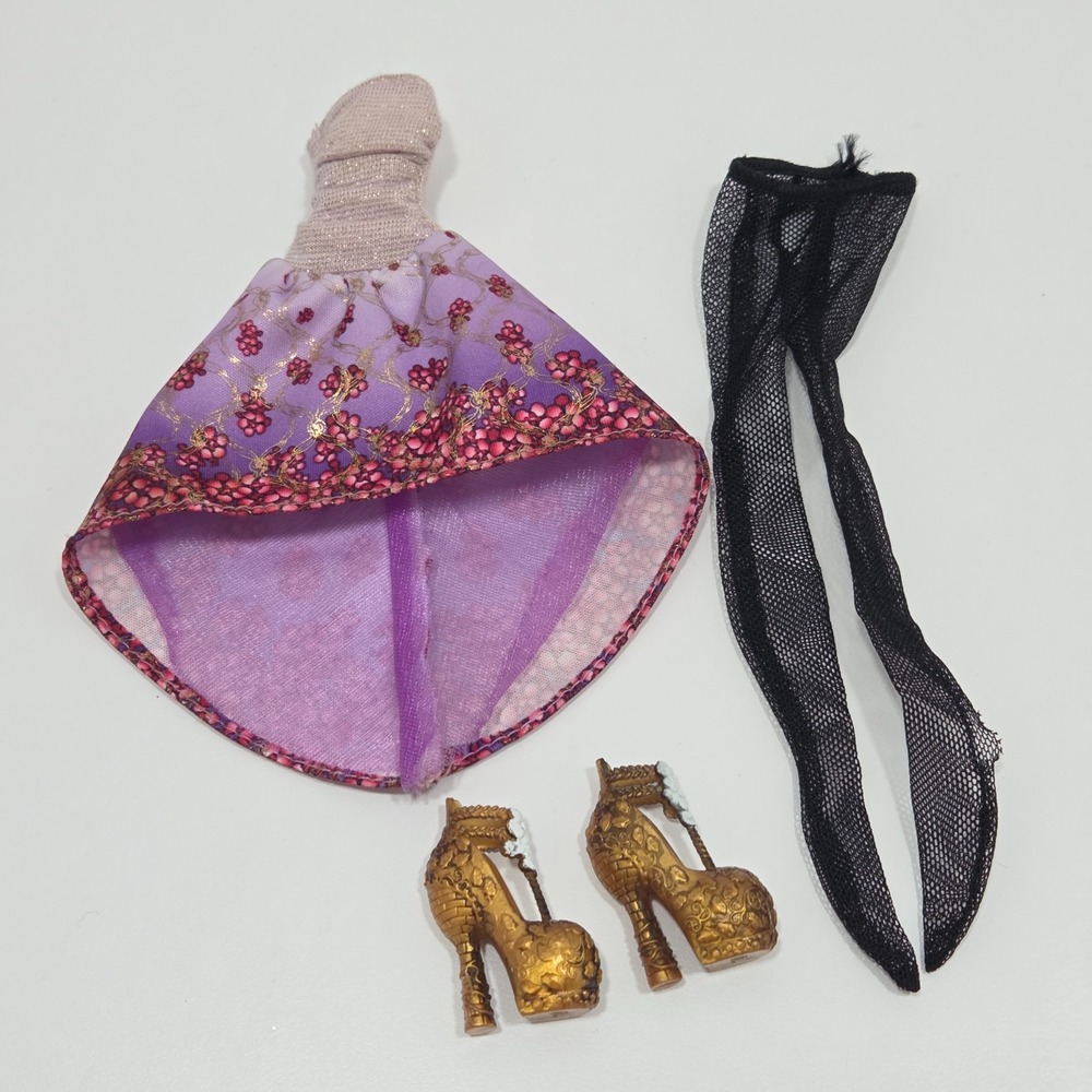 2013  Ever After High HOLLY O' HAIR First Chapter Doll  Dress Tights Shoes Lot